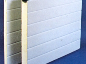 Puerta con Panel especial de 70 mm.